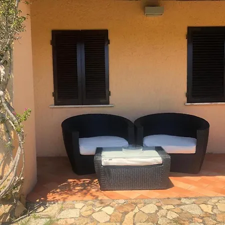 Casa de Férias Villaggio Piras Con Giardino